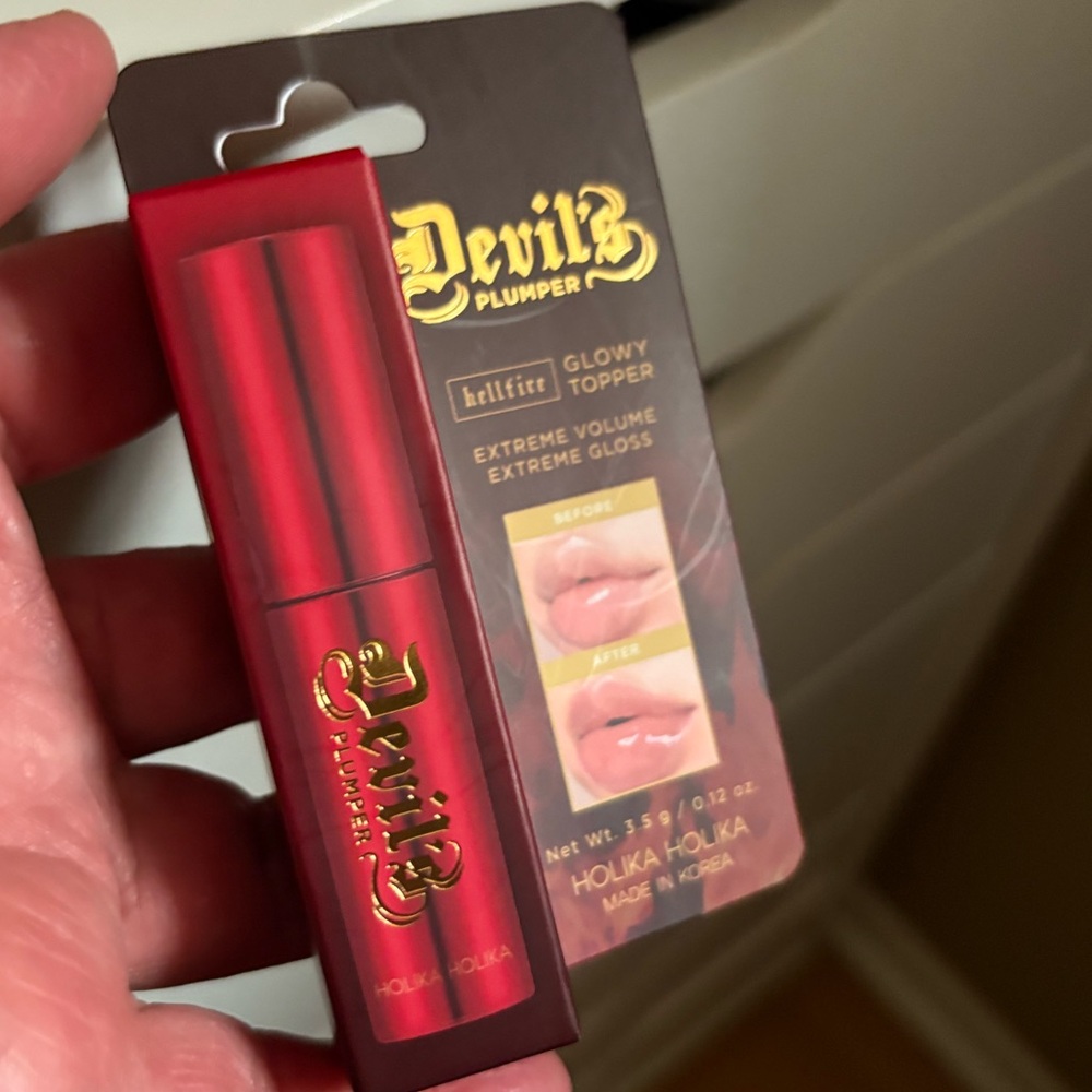 HOLIKA HOLIKA Devil's Plumper Lip Gloss -Brand New Never Opened.